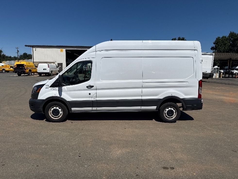 Cargo Van (Panel Van)-Light and Medium Duty Trucks-Ford-2021-Transit 250-Mebane-NC-98,222\n\t\tmiles-$ 32,250 - Image 4