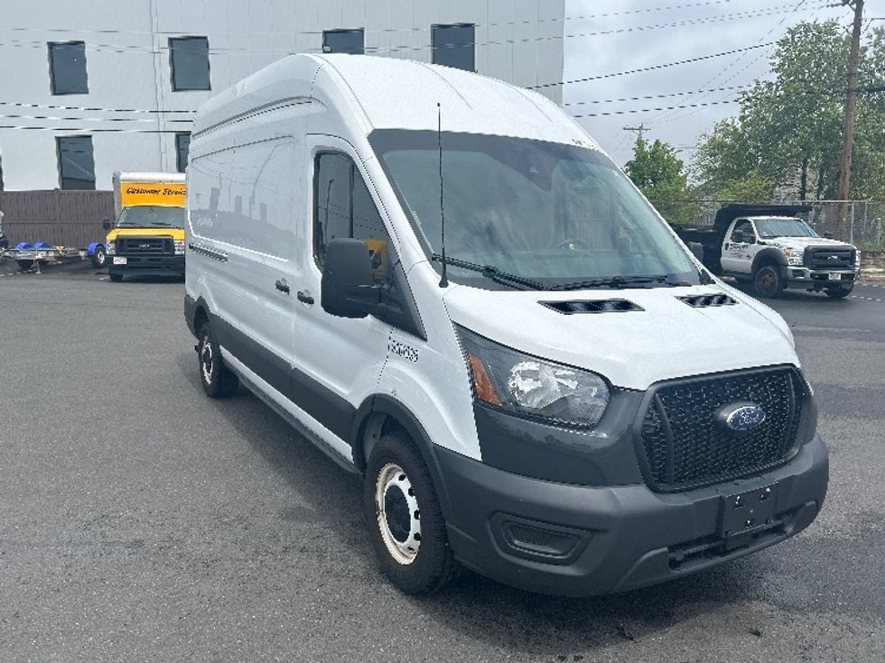 Cargo Van (Panel Van)-Light and Medium Duty Trucks-Ford-2021-Transit 250-Medford-MA-72,093\n\t\tmiles-$ 35,000 - Image 1