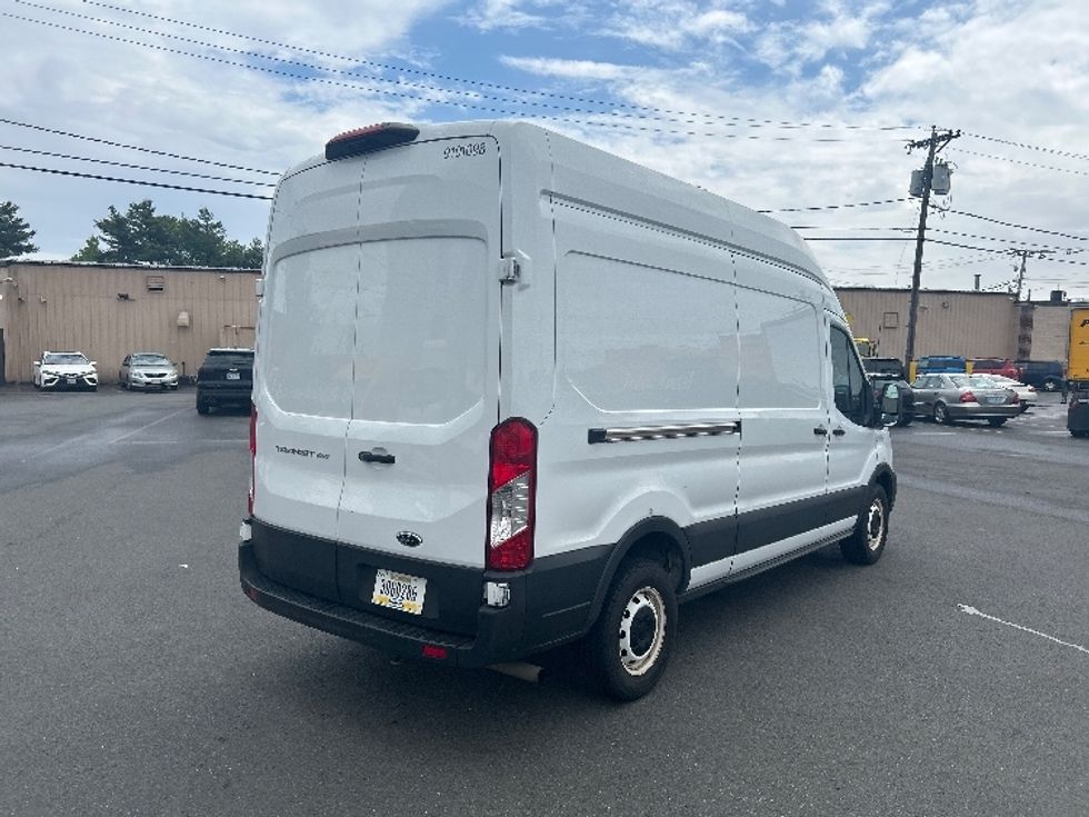 Cargo Van (Panel Van)-Light and Medium Duty Trucks-Ford-2021-Transit 250-Medford-MA-72,093\n\t\tmiles-$ 35,000 - Image 13