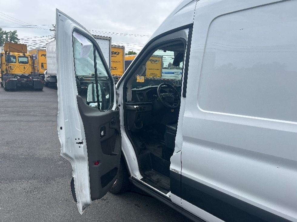 Cargo Van (Panel Van)-Light and Medium Duty Trucks-Ford-2021-Transit 250-Medford-MA-72,093\n\t\tmiles-$ 35,000 - Image 16