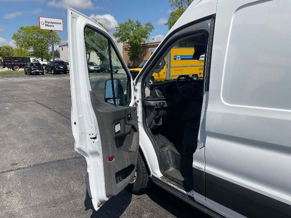 Cargo Van (Panel Van)-Light and Medium Duty Trucks-Ford-2021-Transit 250-Milwaukee-WI-71,562\n\t\tmiles-$ 36,500 - Image 14