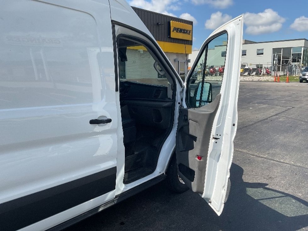 Cargo Van (Panel Van)-Light and Medium Duty Trucks-Ford-2021-Transit 250-Milwaukee-WI-71,562\n\t\tmiles-$ 36,500 - Image 18