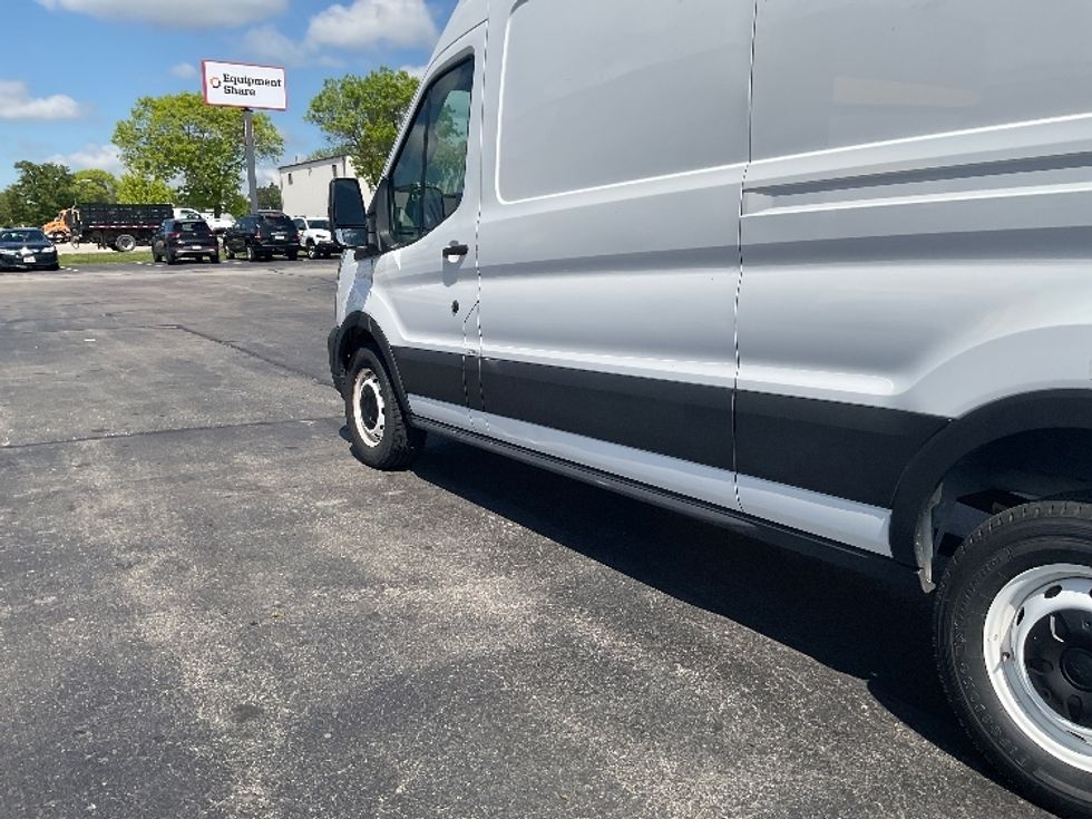Cargo Van (Panel Van)-Light and Medium Duty Trucks-Ford-2021-Transit 250-Milwaukee-WI-71,562\n\t\tmiles-$ 36,500 - Image 5