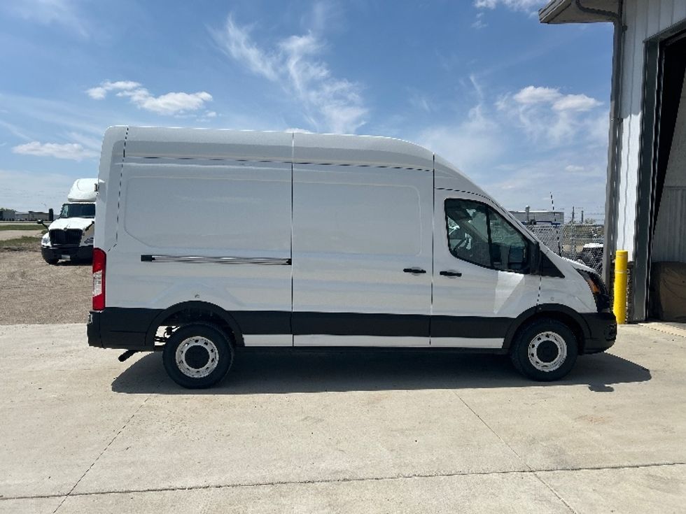 Cargo Van (Panel Van)-Light and Medium Duty Trucks-Ford-2021-Transit 250-Minot-ND-59,976\n\t\tmiles-$ 37,500 - Image 14