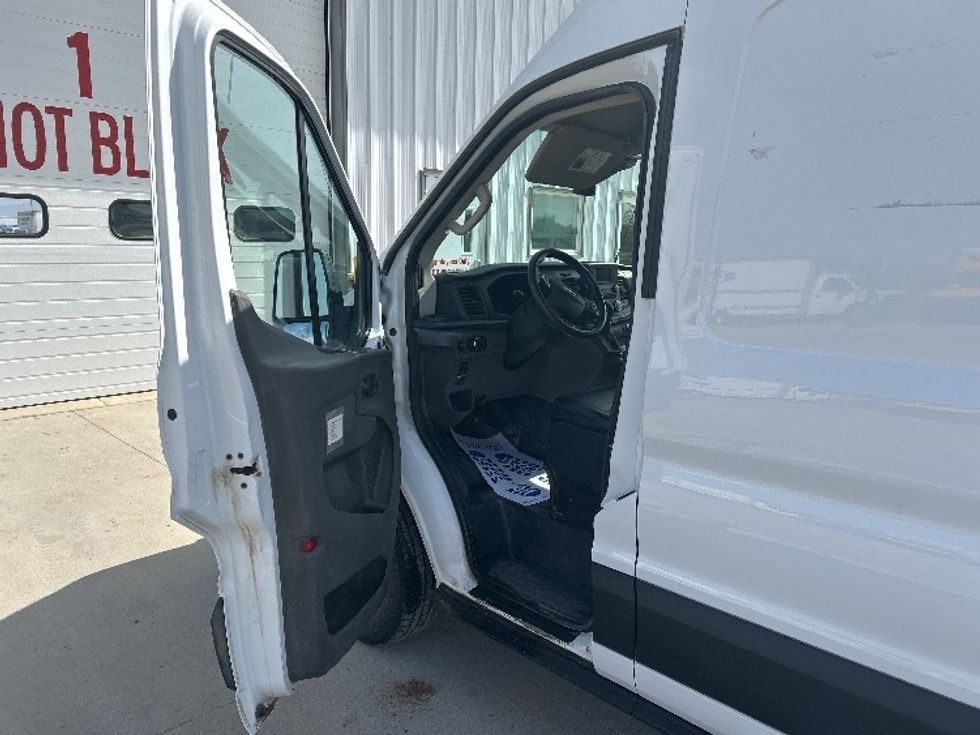 Cargo Van (Panel Van)-Light and Medium Duty Trucks-Ford-2021-Transit 250-Minot-ND-59,976\n\t\tmiles-$ 37,500 - Image 15