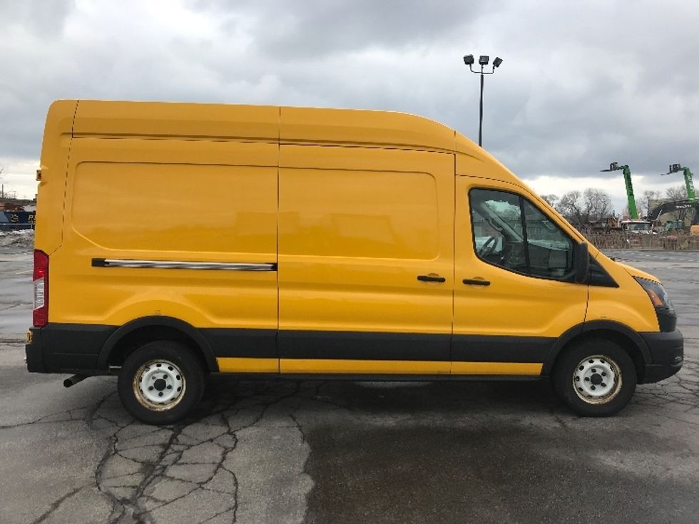 Cargo Van (Panel Van)-Light and Medium Duty Trucks-Ford-2021-Transit 250-Mississauga-ON-131,976\n\t\tkm-$ 38,250 - Image 12