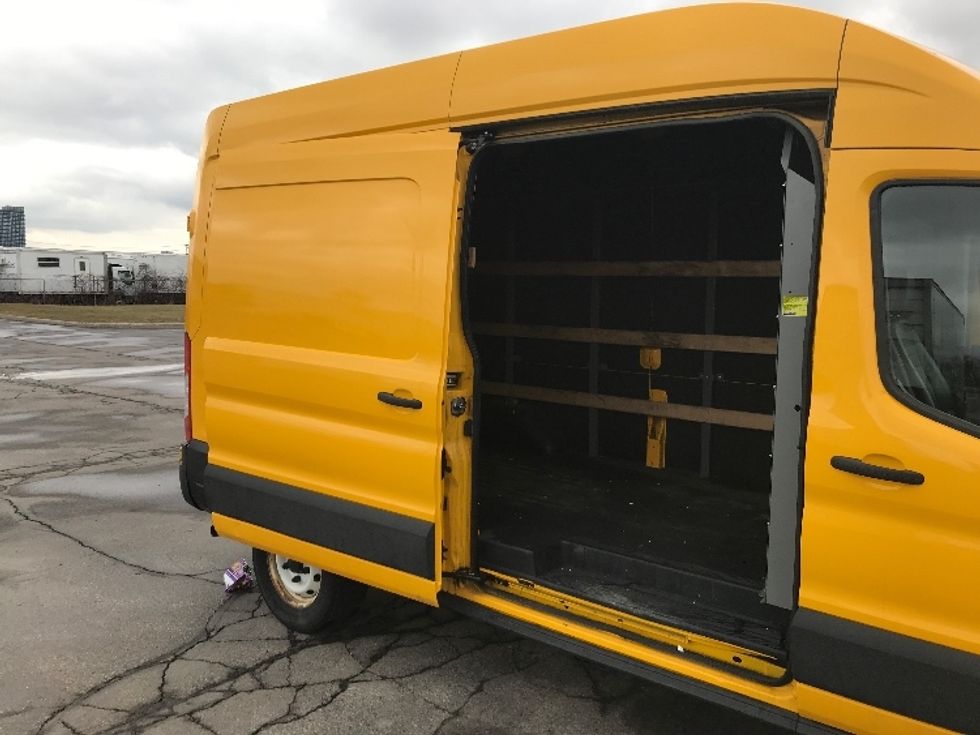 Cargo Van (Panel Van)-Light and Medium Duty Trucks-Ford-2021-Transit 250-Mississauga-ON-131,976\n\t\tkm-$ 38,250 - Image 22