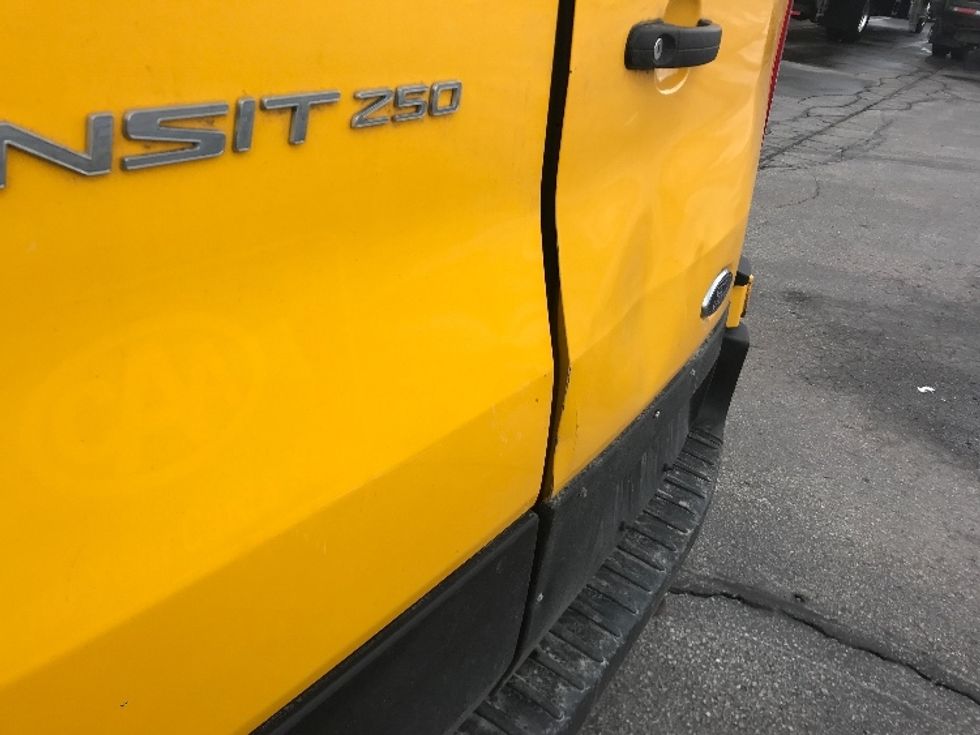 Cargo Van (Panel Van)-Light and Medium Duty Trucks-Ford-2021-Transit 250-Mississauga-ON-131,976\n\t\tkm-$ 38,250 - Image 23