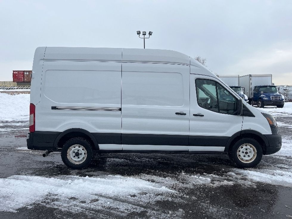 Cargo Van (Panel Van)-Light and Medium Duty Trucks-Ford-2021-Transit 250-Mississauga-ON-132,397\n\t\tkm-$ 43,000 - Image 14