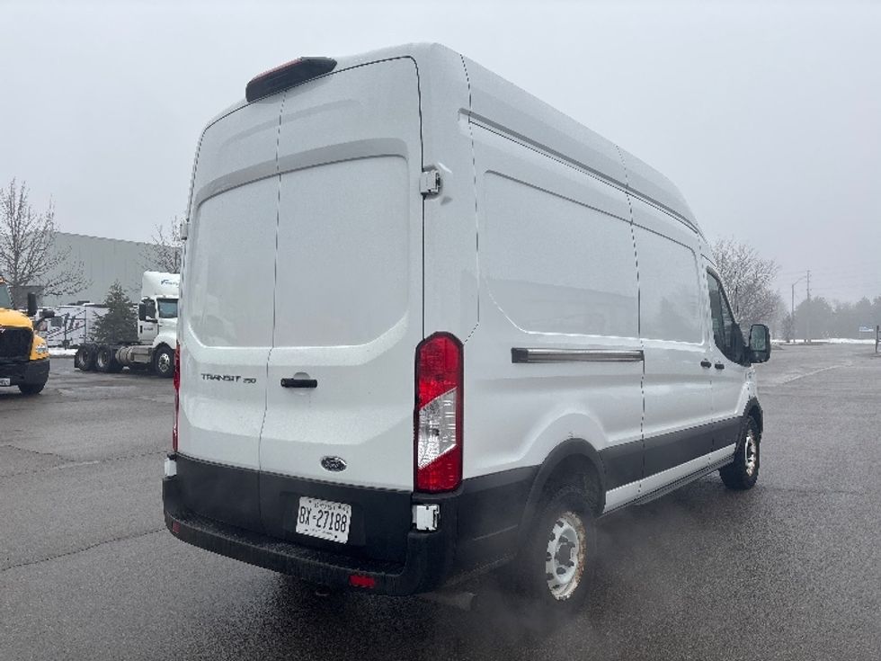 Cargo Van (Panel Van)-Light and Medium Duty Trucks-Ford-2021-Transit 250-Mississauga-ON-145,591\n\t\tkm-$ 42,250 - Image 11