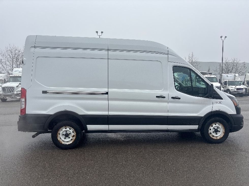 Cargo Van (Panel Van)-Light and Medium Duty Trucks-Ford-2021-Transit 250-Mississauga-ON-145,591\n\t\tkm-$ 42,250 - Image 12