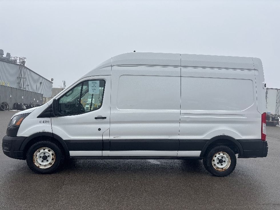 Cargo Van (Panel Van)-Light and Medium Duty Trucks-Ford-2021-Transit 250-Mississauga-ON-145,591\n\t\tkm-$ 42,250 - Image 4