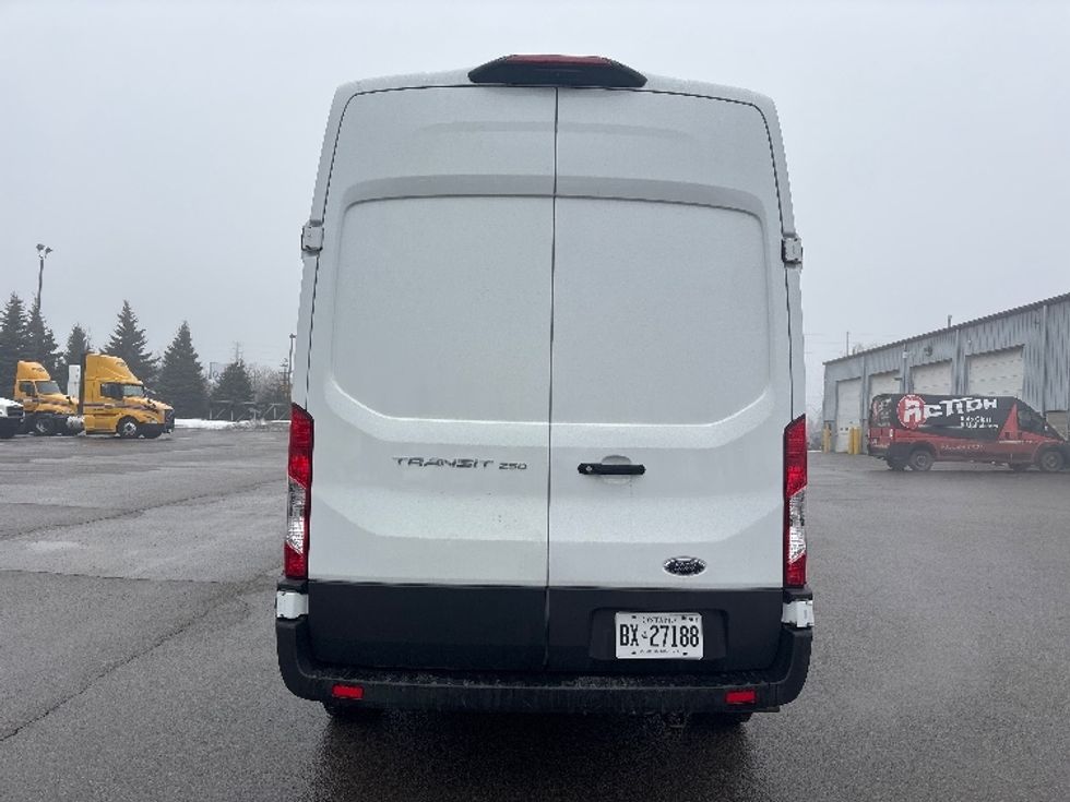 Cargo Van (Panel Van)-Light and Medium Duty Trucks-Ford-2021-Transit 250-Mississauga-ON-145,591\n\t\tkm-$ 42,250 - Image 6