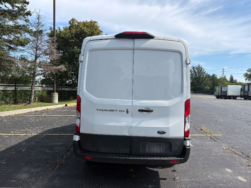 Cargo Van (Panel Van)-Light and Medium Duty Trucks-Ford-2021-Transit 250-Mississauga-ON-145,820\n\t\tkm-$ 17,500 - Image 6