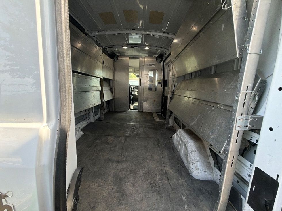 Cargo Van (Panel Van)-Light and Medium Duty Trucks-Ford-2021-Transit 250-Mississauga-ON-145,820\n\t\tkm-$ 17,500 - Image 7