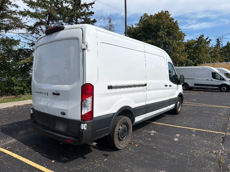 Cargo Van (Panel Van)-Light and Medium Duty Trucks-Ford-2021-Transit 250-Mississauga-ON-145,820\n\t\tkm-$ 17,500 - Image 8