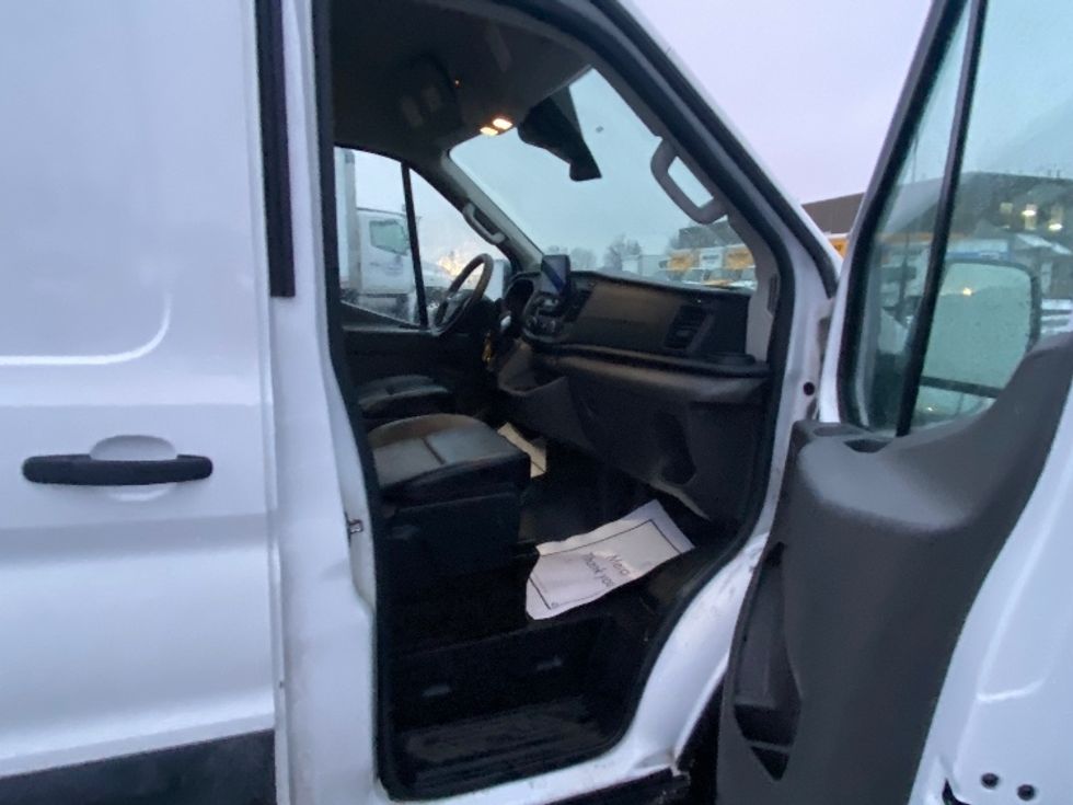 Cargo Van (Panel Van)-Light and Medium Duty Trucks-Ford-2021-Transit 250-Mississauga-ON-145,968\n\t\tkm-$ 44,000 - Image 19