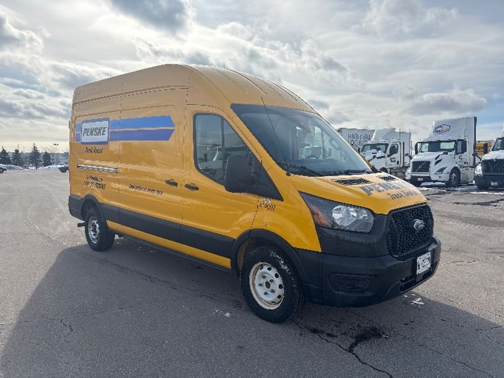 Cargo Van (Panel Van)-Light and Medium Duty Trucks-Ford-2021-Transit 250-Mississauga-ON-148,518\n\t\tkm-$ 37,000 - Image 1