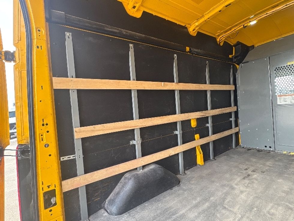 Cargo Van (Panel Van)-Light and Medium Duty Trucks-Ford-2021-Transit 250-Mississauga-ON-148,518\n\t\tkm-$ 37,000 - Image 10