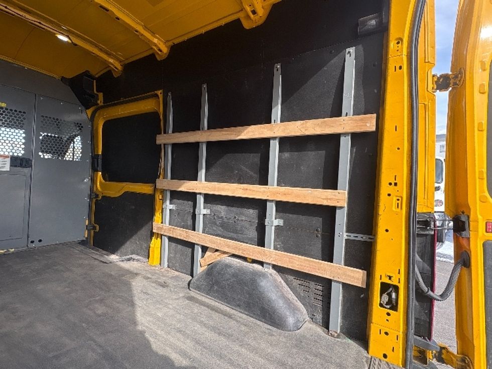 Cargo Van (Panel Van)-Light and Medium Duty Trucks-Ford-2021-Transit 250-Mississauga-ON-148,518\n\t\tkm-$ 37,000 - Image 11