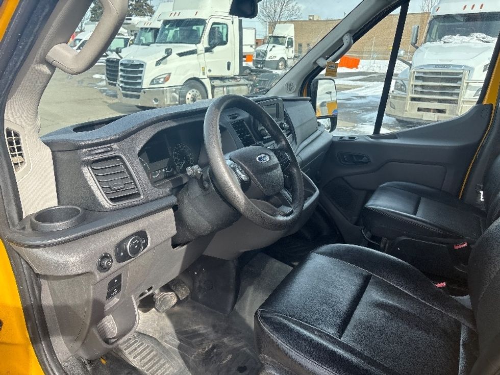 Cargo Van (Panel Van)-Light and Medium Duty Trucks-Ford-2021-Transit 250-Mississauga-ON-148,518\n\t\tkm-$ 37,000 - Image 16