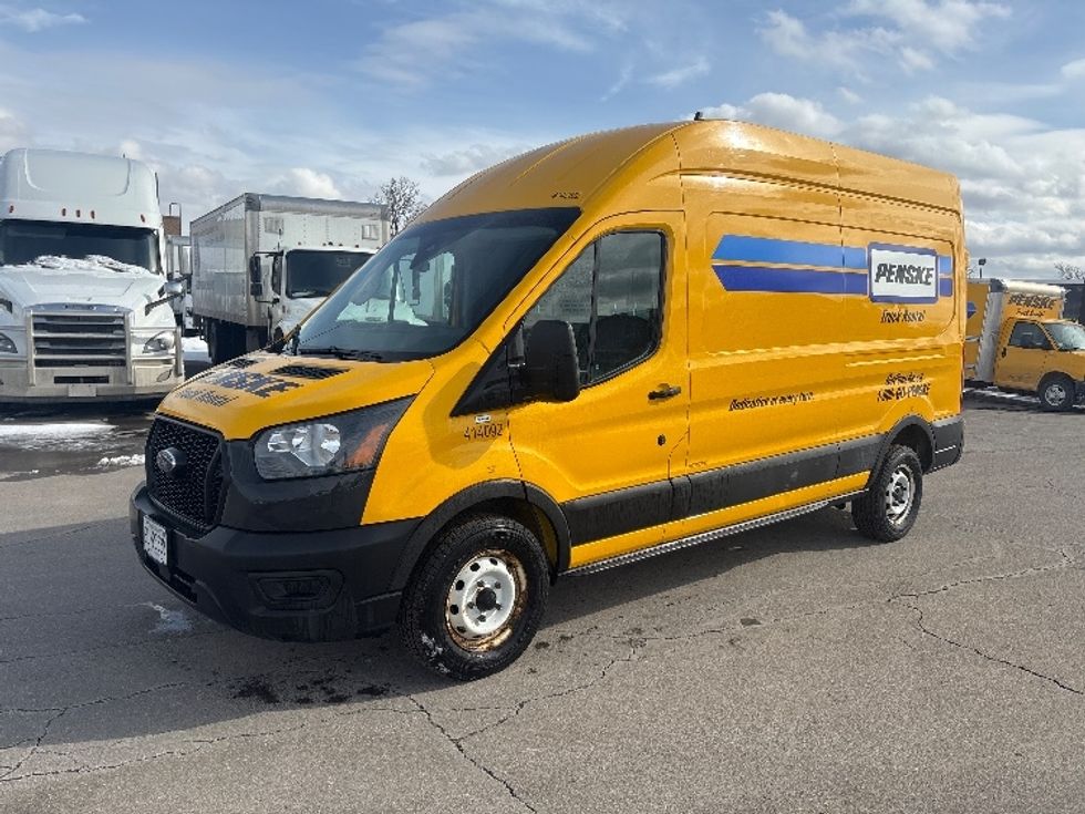Cargo Van (Panel Van)-Light and Medium Duty Trucks-Ford-2021-Transit 250-Mississauga-ON-148,518\n\t\tkm-$ 37,000 - Image 3