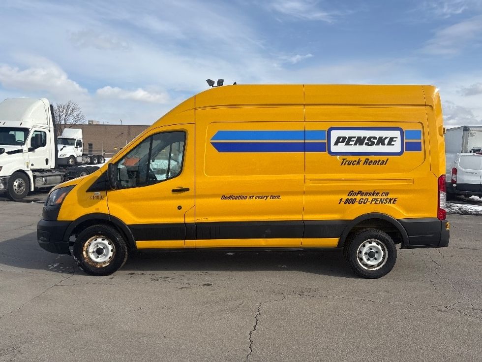 Cargo Van (Panel Van)-Light and Medium Duty Trucks-Ford-2021-Transit 250-Mississauga-ON-148,518\n\t\tkm-$ 37,000 - Image 4