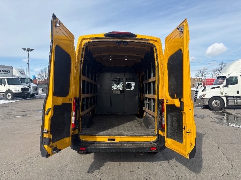 Cargo Van (Panel Van)-Light and Medium Duty Trucks-Ford-2021-Transit 250-Mississauga-ON-148,518\n\t\tkm-$ 37,000 - Image 8