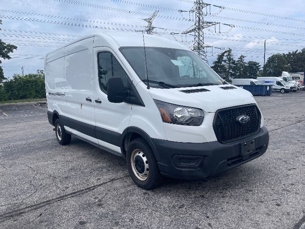 Cargo Van (Panel Van)-Light and Medium Duty Trucks-Ford-2021-Transit 250-Mississauga-ON-173,024\n\t\tkm-$ 13,500 - Image 1