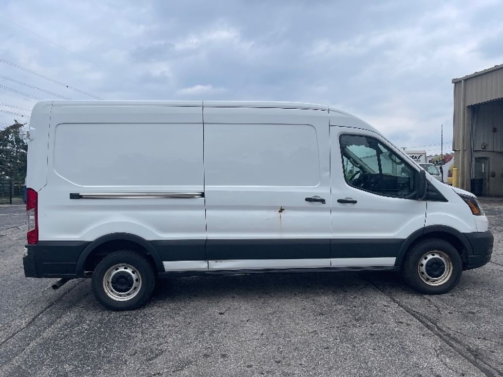 Cargo Van (Panel Van)-Light and Medium Duty Trucks-Ford-2021-Transit 250-Mississauga-ON-173,024\n\t\tkm-$ 13,500 - Image 14