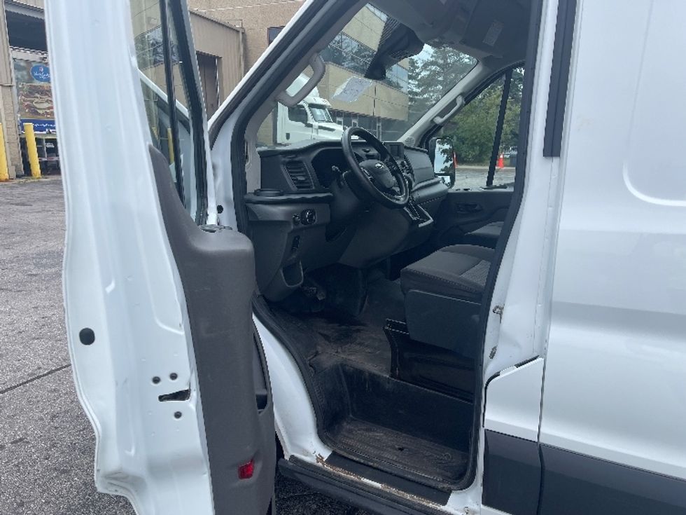 Cargo Van (Panel Van)-Light and Medium Duty Trucks-Ford-2021-Transit 250-Mississauga-ON-173,024\n\t\tkm-$ 13,500 - Image 15