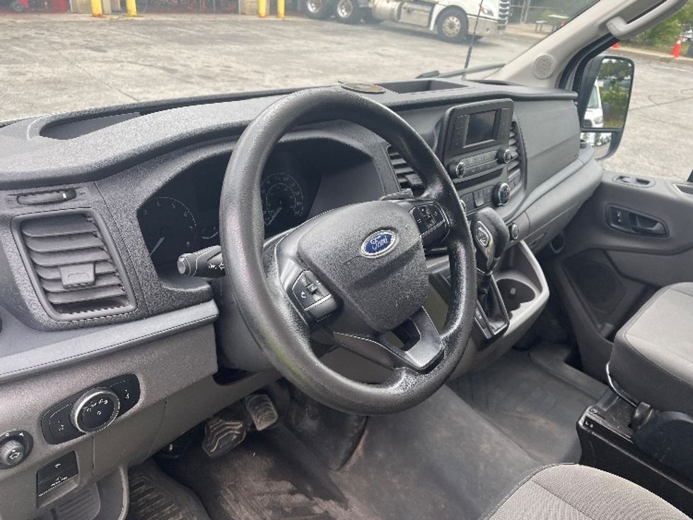Cargo Van (Panel Van)-Light and Medium Duty Trucks-Ford-2021-Transit 250-Mississauga-ON-173,024\n\t\tkm-$ 13,500 - Image 16