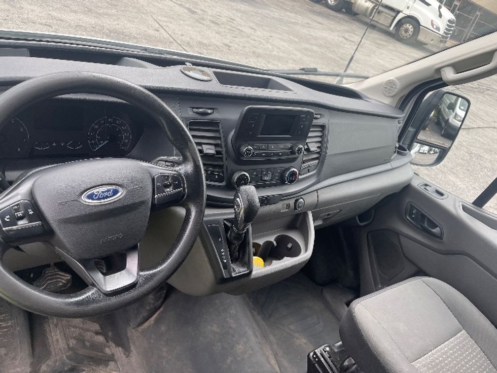 Cargo Van (Panel Van)-Light and Medium Duty Trucks-Ford-2021-Transit 250-Mississauga-ON-173,024\n\t\tkm-$ 13,500 - Image 17