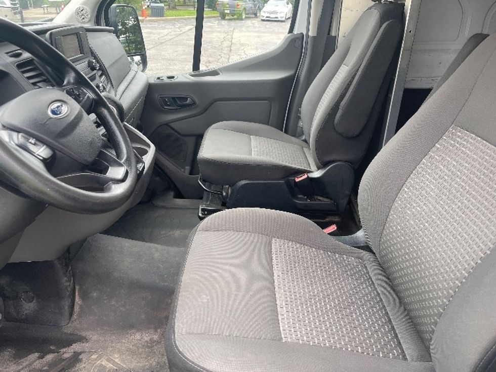 Cargo Van (Panel Van)-Light and Medium Duty Trucks-Ford-2021-Transit 250-Mississauga-ON-173,024\n\t\tkm-$ 13,500 - Image 18