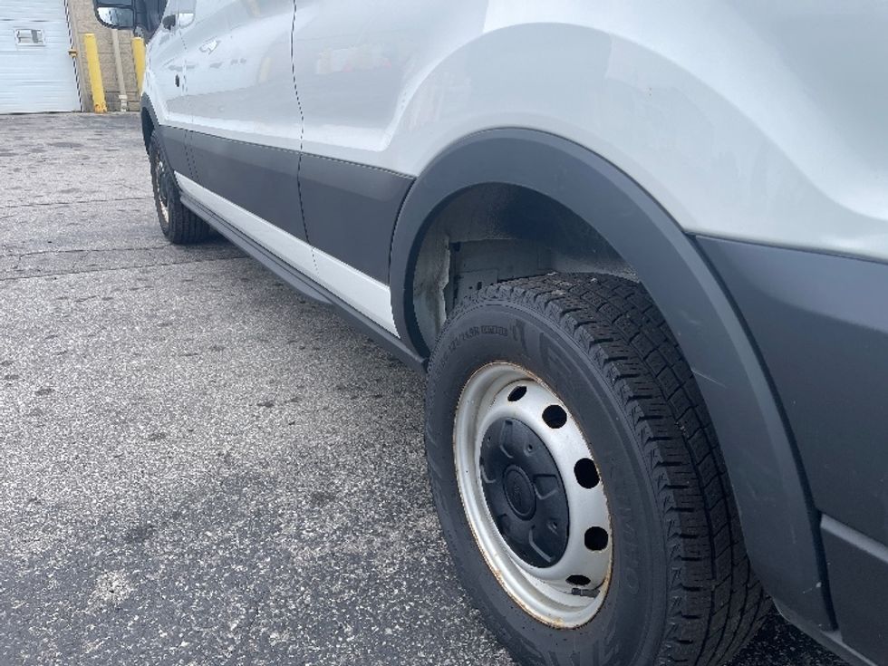 Cargo Van (Panel Van)-Light and Medium Duty Trucks-Ford-2021-Transit 250-Mississauga-ON-173,024\n\t\tkm-$ 13,500 - Image 5