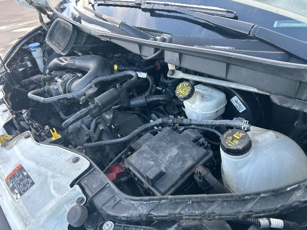 Cargo Van (Panel Van)-Light and Medium Duty Trucks-Ford-2021-Transit 250-Mississauga-ON-212,614\n\t\tkm-$ 38,250 - Image 21