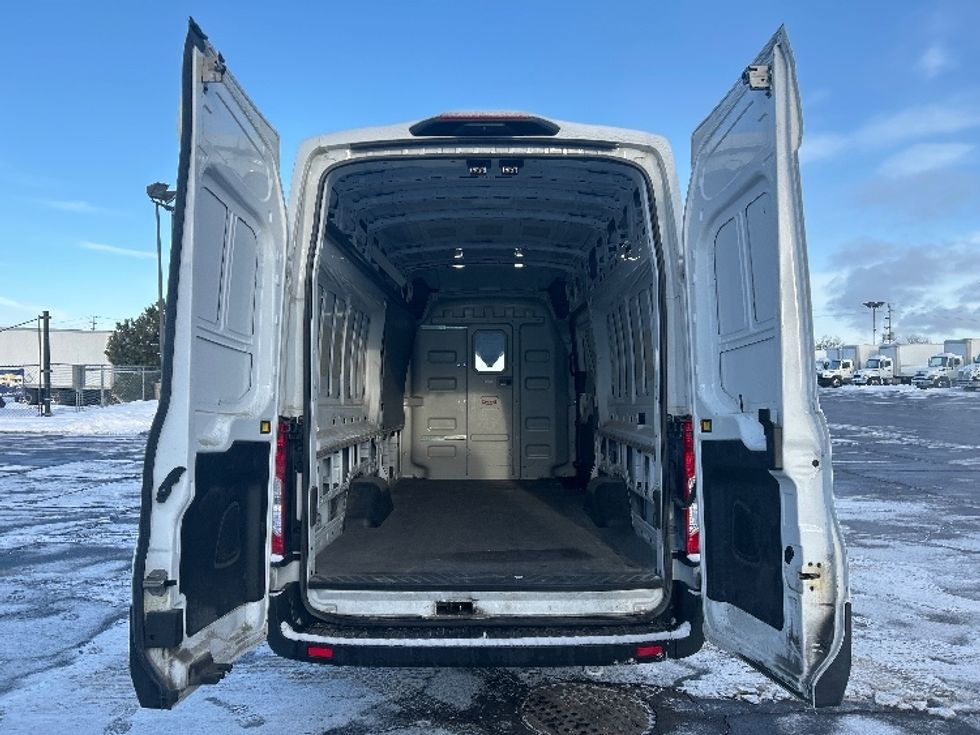 Cargo Van (Panel Van)-Light and Medium Duty Trucks-Ford-2021-Transit 250-Mississauga-ON-212,614\n\t\tkm-$ 38,250 - Image 7