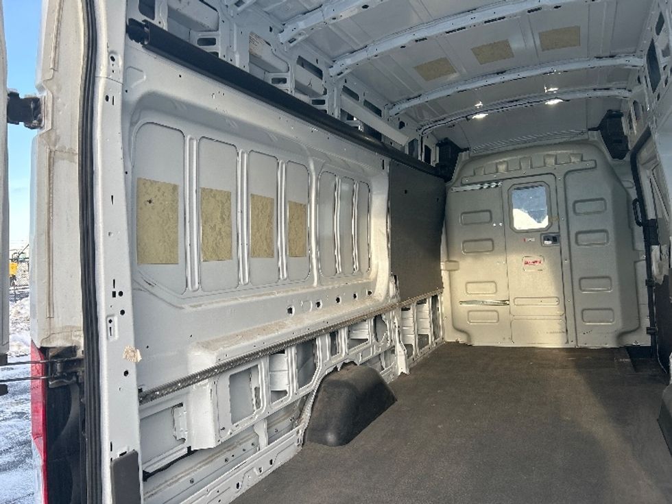 Cargo Van (Panel Van)-Light and Medium Duty Trucks-Ford-2021-Transit 250-Mississauga-ON-212,614\n\t\tkm-$ 38,250 - Image 9