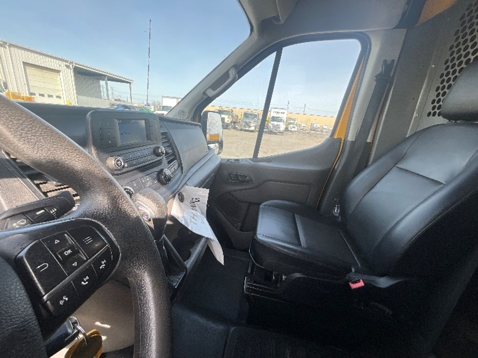 Cargo Van (Panel Van)-Light and Medium Duty Trucks-Ford-2021-Transit 250-Moncton-NB-122,004\n\t\tkm-$ 40,750 - Image 18