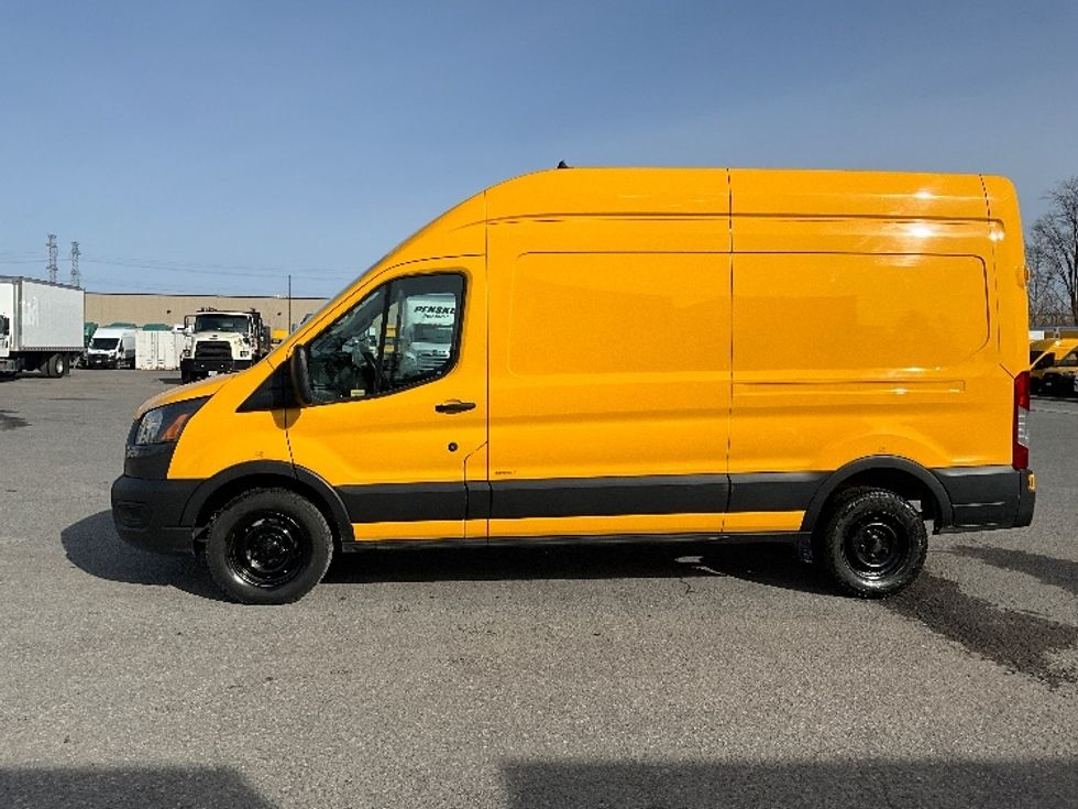 Cargo Van (Panel Van)-Light and Medium Duty Trucks-Ford-2021-Transit 250-Moncton-NB-122,004\n\t\tkm-$ 40,750 - Image 4