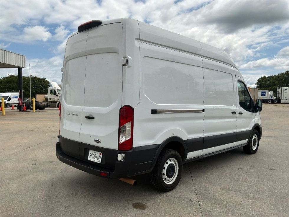 Cargo Van (Panel Van)-Light and Medium Duty Trucks-Ford-2021-Transit 250-Montgomery-AL-132,010\n\t\tmiles-$ 31,000 - Image 13