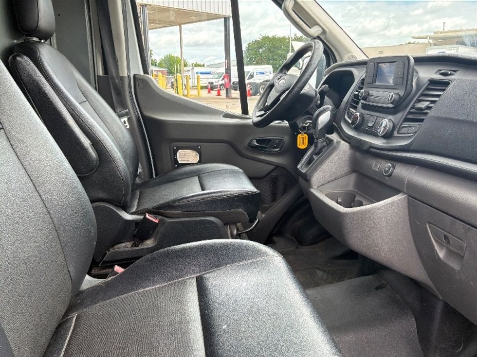 Cargo Van (Panel Van)-Light and Medium Duty Trucks-Ford-2021-Transit 250-Montgomery-AL-132,010\n\t\tmiles-$ 31,000 - Image 22