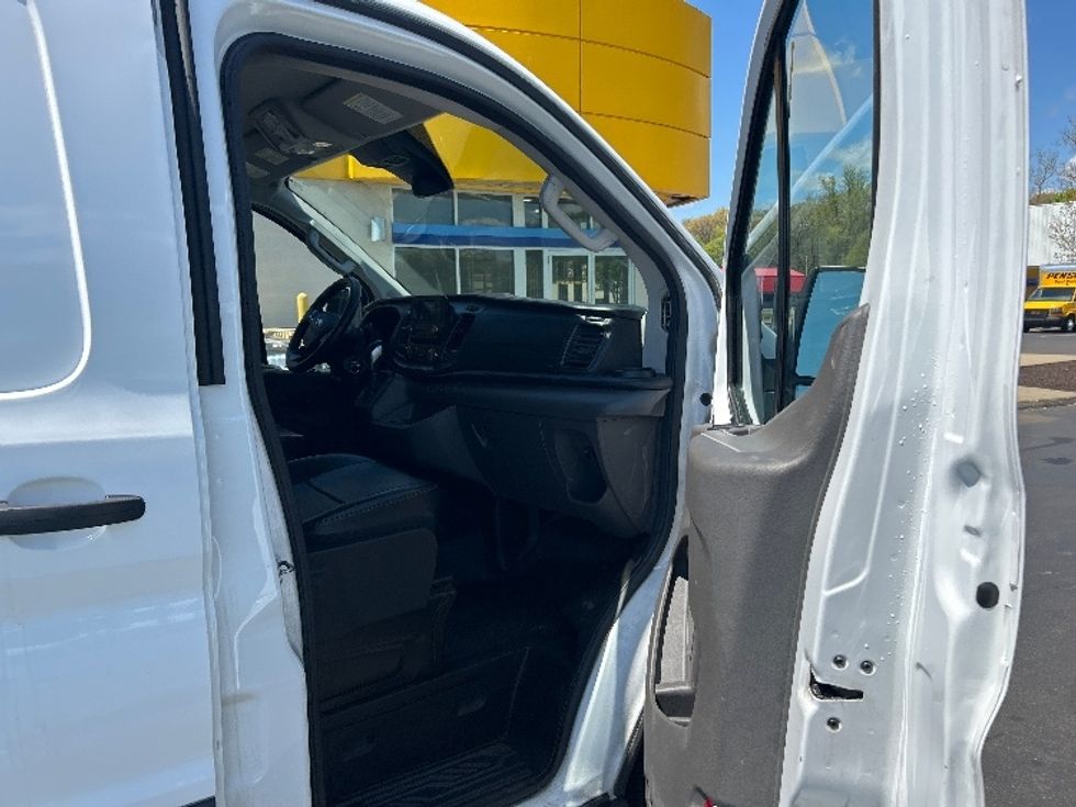 Cargo Van (Panel Van)-Light and Medium Duty Trucks-Ford-2021-Transit 250-Montgomery-NY-123,722\n\t\tmiles-$ 25,750 - Image 18