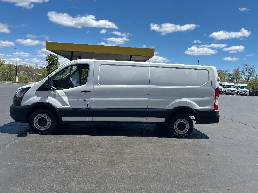Cargo Van (Panel Van)-Light and Medium Duty Trucks-Ford-2021-Transit 250-Montgomery-NY-123,722\n\t\tmiles-$ 25,750 - Image 4