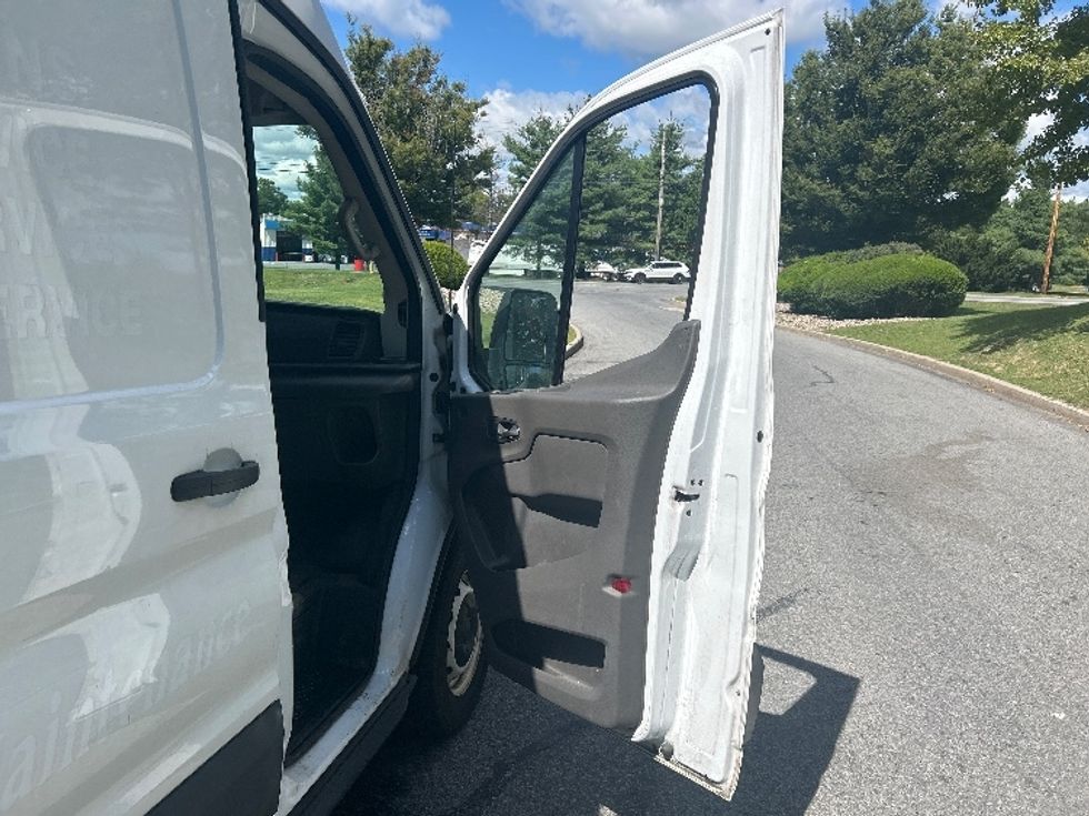 Cargo Van (Panel Van)-Light and Medium Duty Trucks-Ford-2021-Transit 250-Montgomery-NY-128,408\n\t\tmiles-$ 27,250 - Image 20