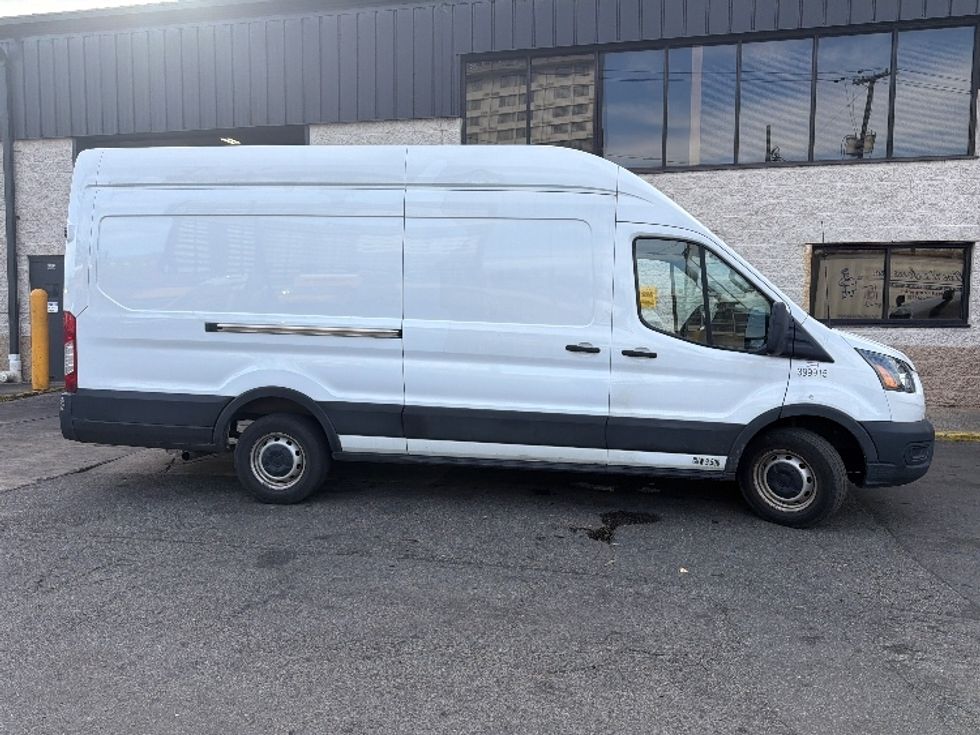 Cargo Van (Panel Van)-Light and Medium Duty Trucks-Ford-2021-Transit 250-North Bergen-NJ-106,209\n\t\tmiles-$ 33,500 - Image 15