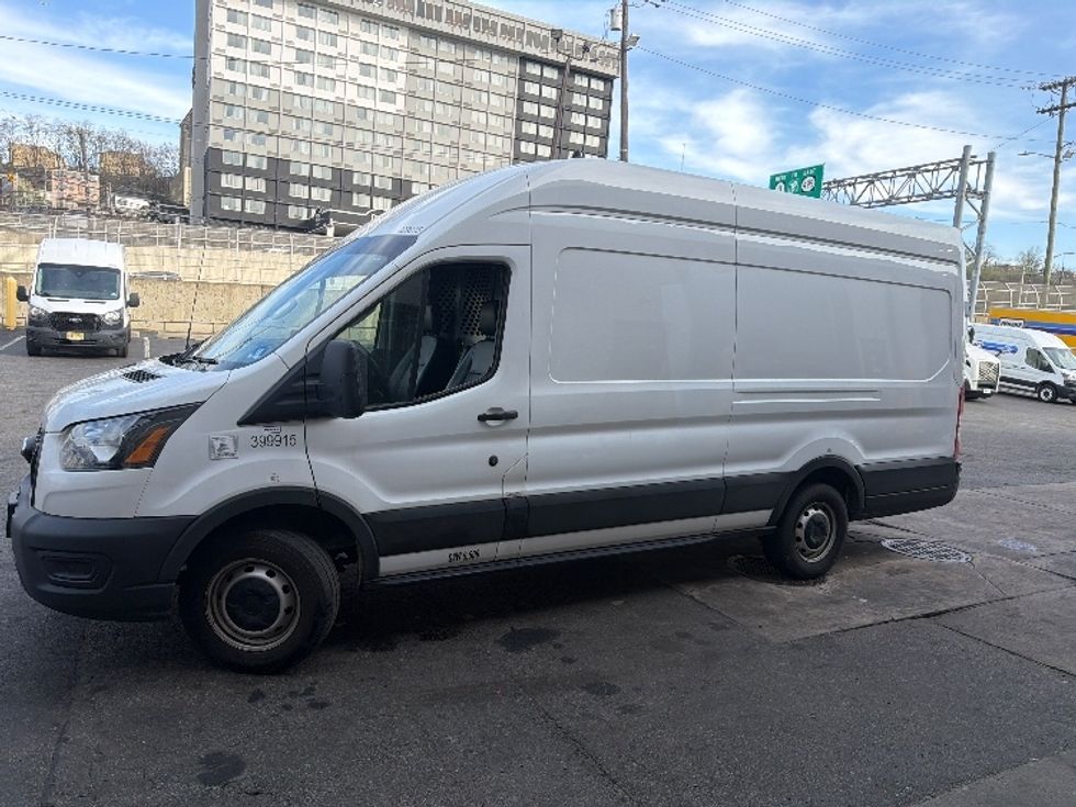 Cargo Van (Panel Van)-Light and Medium Duty Trucks-Ford-2021-Transit 250-North Bergen-NJ-106,209\n\t\tmiles-$ 33,500 - Image 4