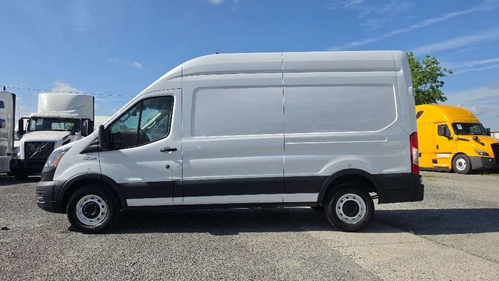 Cargo Van (Panel Van)-Light and Medium Duty Trucks-Ford-2021-Transit 250-Ocala-FL-73,707\n\t\tmiles-$ 35,750 - Image 4