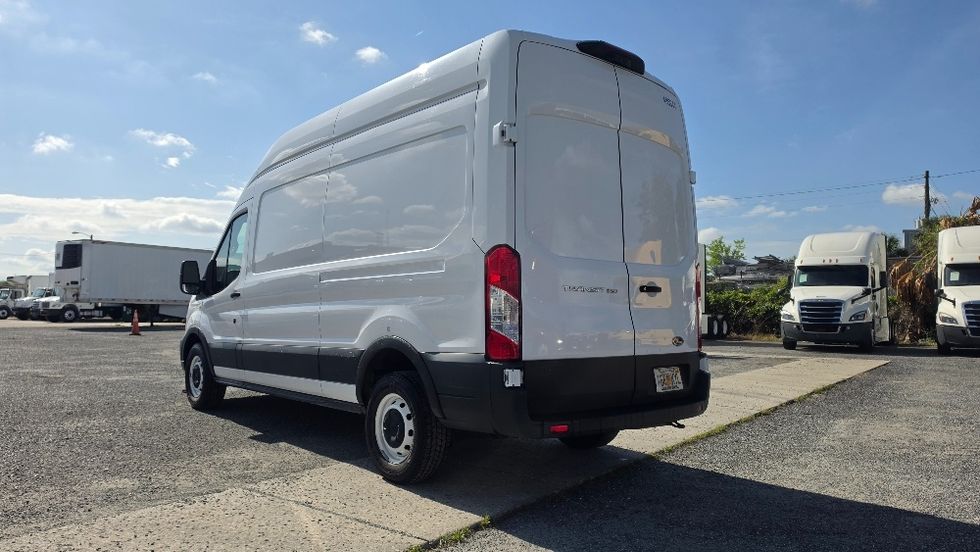 Cargo Van (Panel Van)-Light and Medium Duty Trucks-Ford-2021-Transit 250-Ocala-FL-73,707\n\t\tmiles-$ 35,750 - Image 6