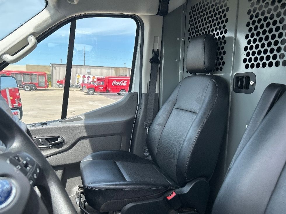 Cargo Van (Panel Van)-Light and Medium Duty Trucks-Ford-2021-Transit 250-Oklahoma City-OK-50,000\n\t\tmiles-$ 47,000 - Image 16